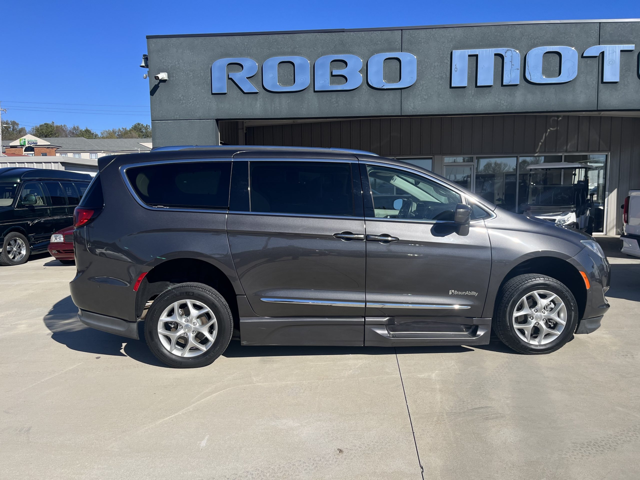 2019 CHRYSLER PACIFICA