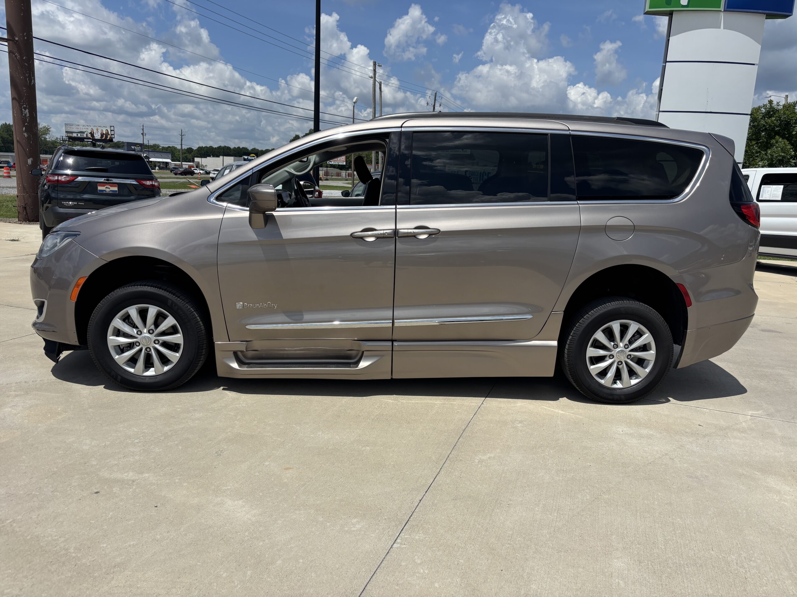 2017 CHRYSLER PACIFICA