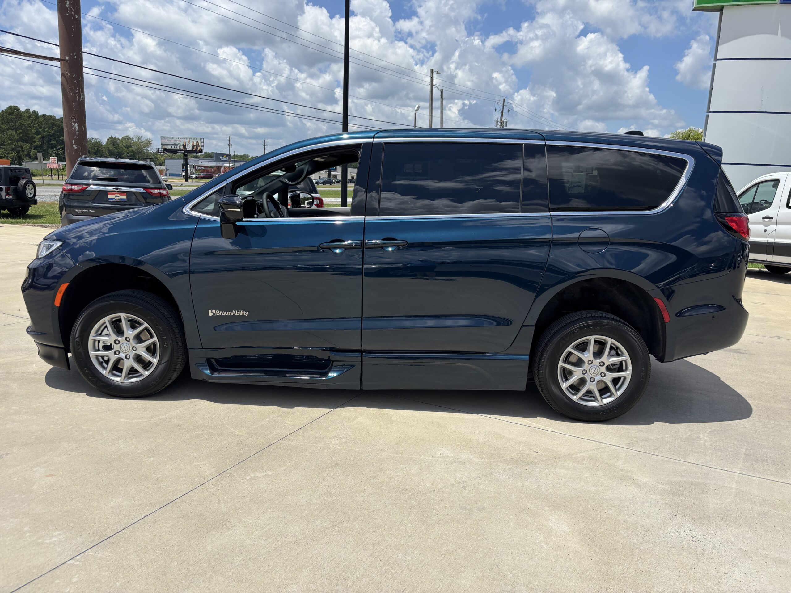 2025 CHRYSLER PACIFICA SELECT