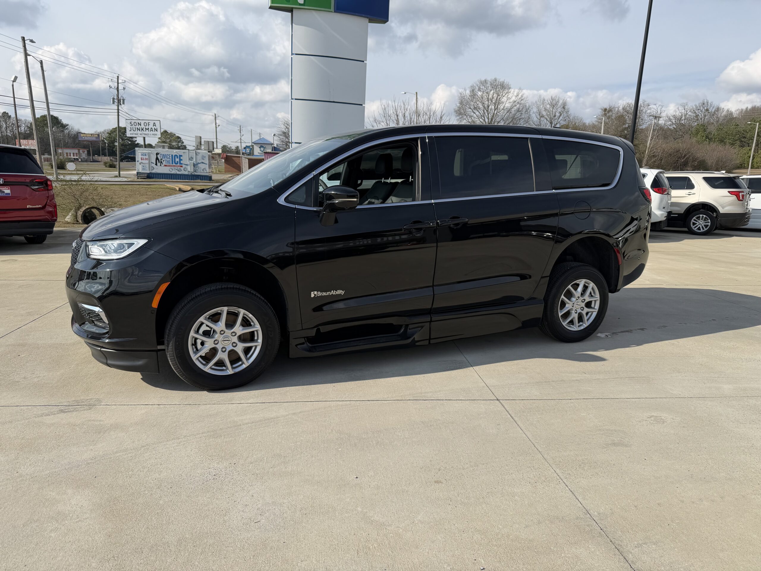 2025 CHRYSLER PACIFICA